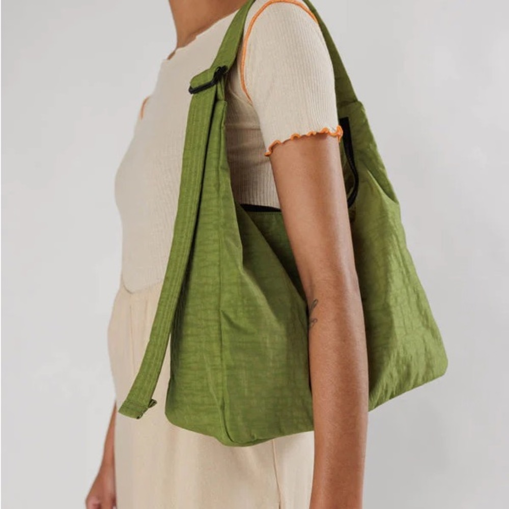 Baggu large nylon shoulder bag